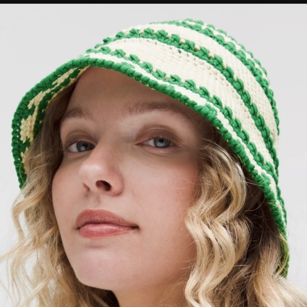 Lululemon Cotton Crochet Women's Bucket Hat Ivory & Raceway Green Size S/M RARE